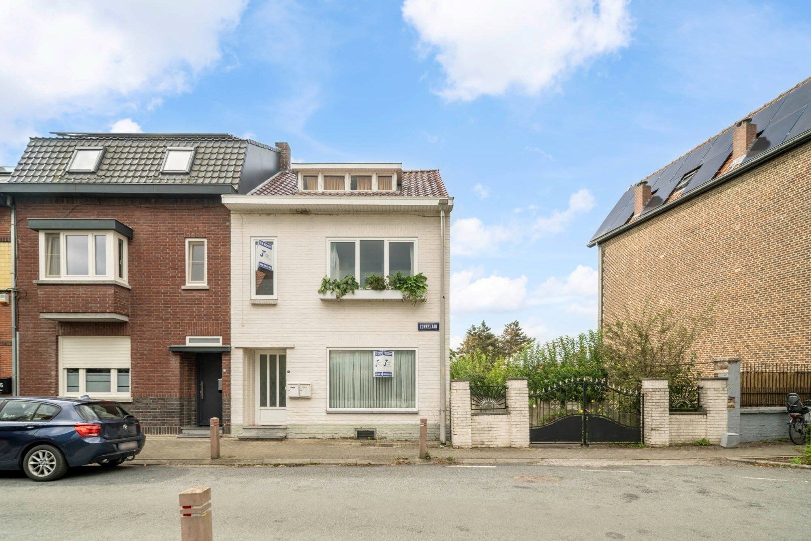 Volledig te renoveren stadswoning met ruime tuin,  in half-open bebouwing. foto 2