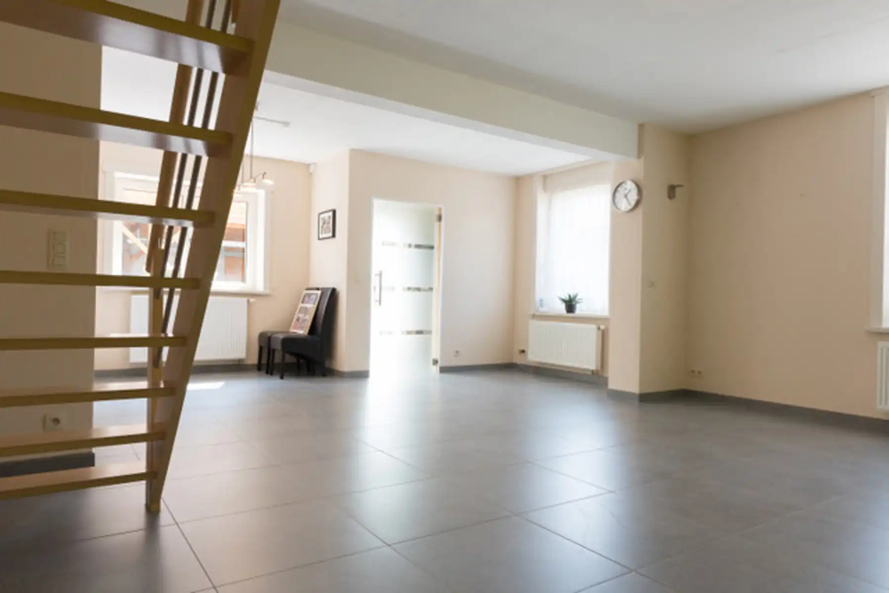 Een volledig gerenoveerde driegevelwoning met garage... foto 10