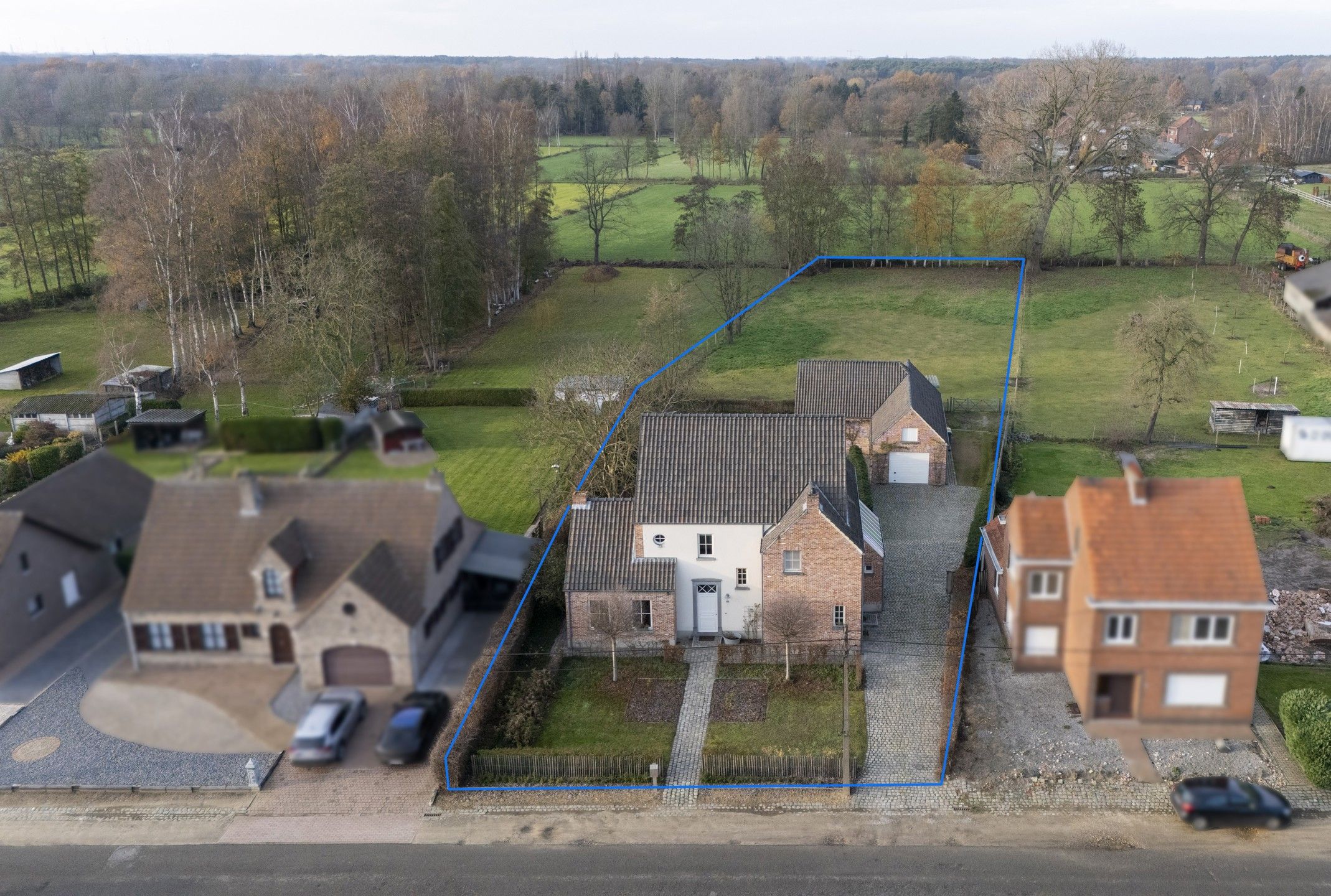 Villa met 4 tot 5 slaapkamers, weiland en paardenstallen (2) foto 39