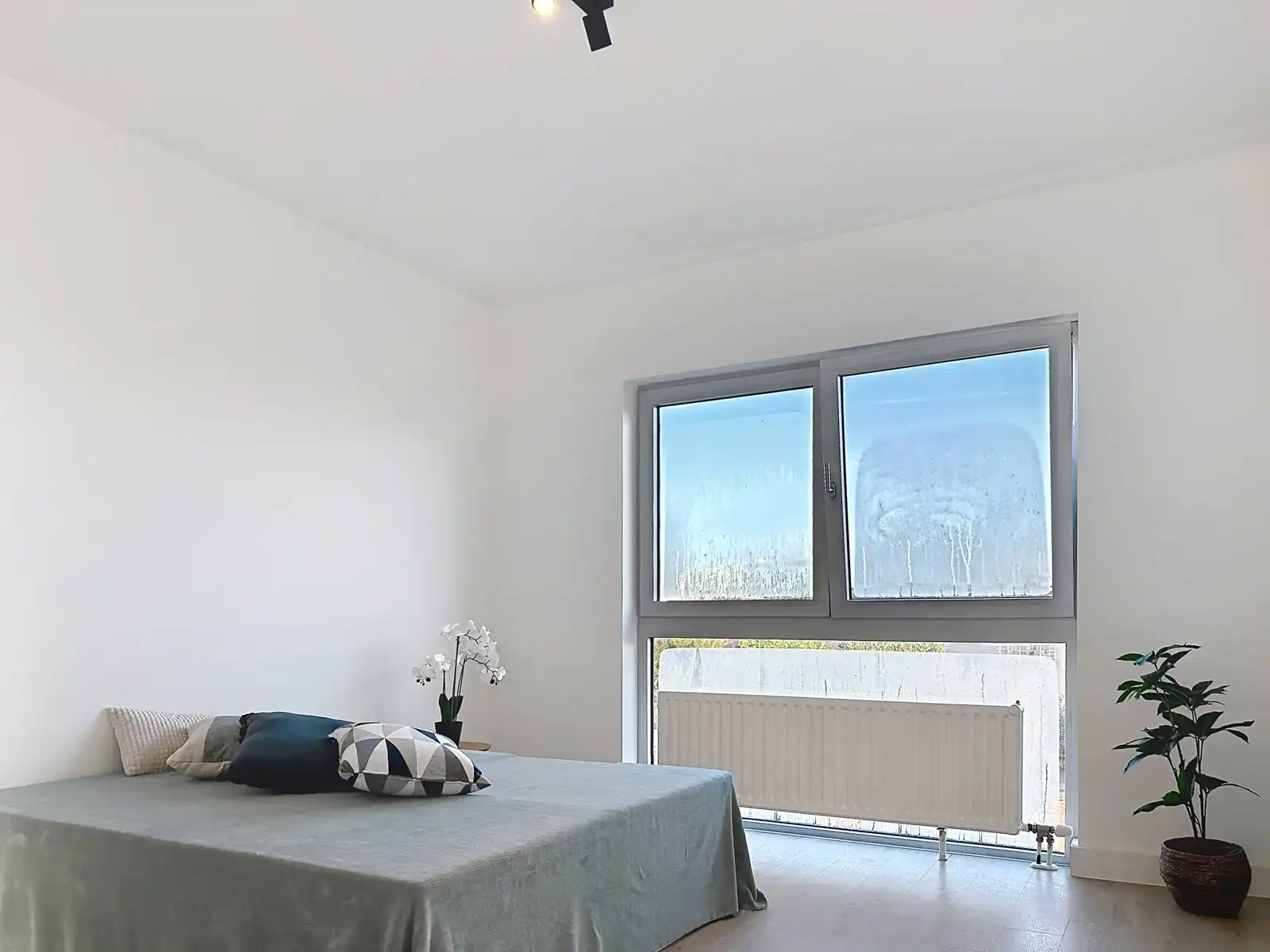 Instapklaar appartement met 3 kamers op een toplocatie! foto 17