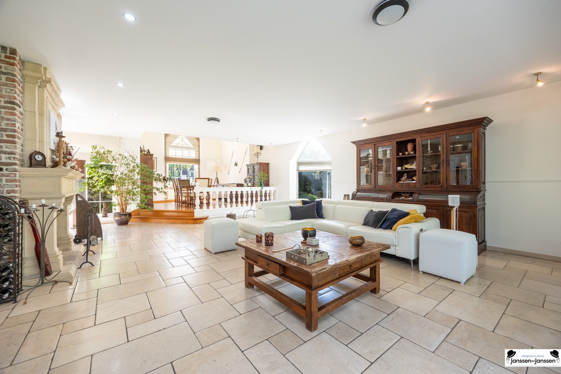 Exclusieve villa met zwembad en kantoorruimte foto 9