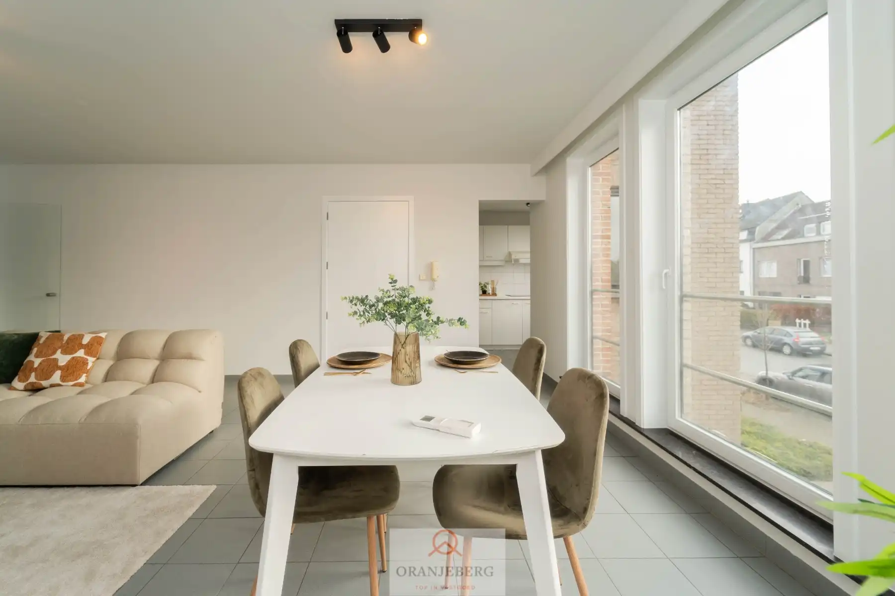 Lichtrijk 2-slpk appartement foto {{pictureIndex}}