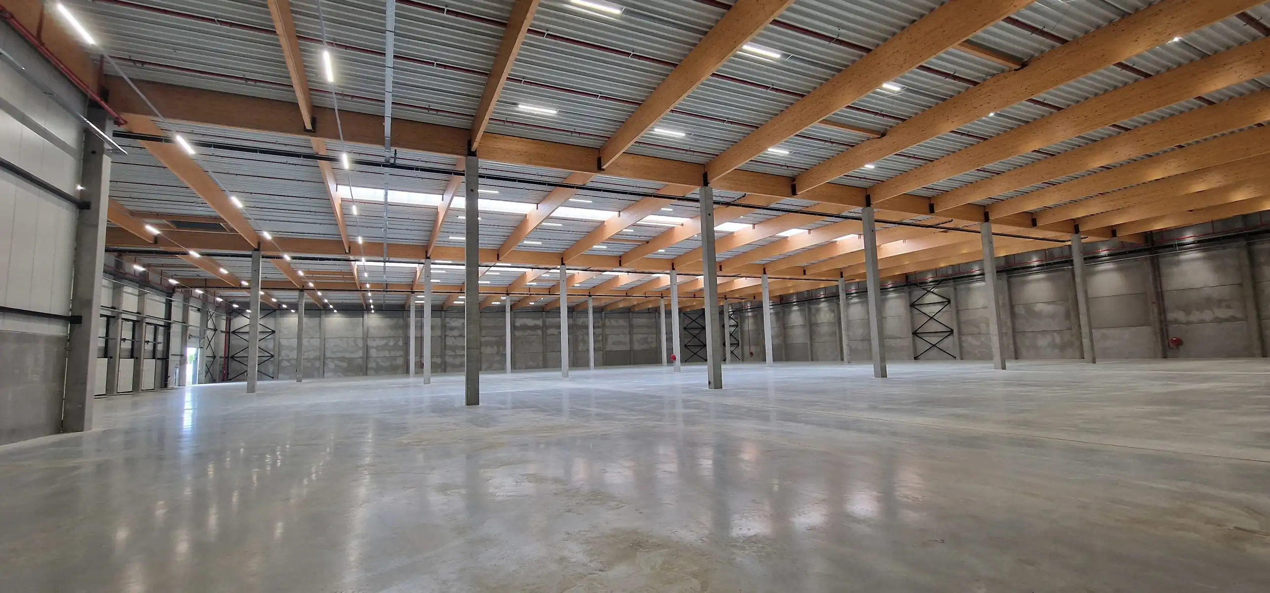Nieuwbouw Logistieke hal 8000 m2 foto 3