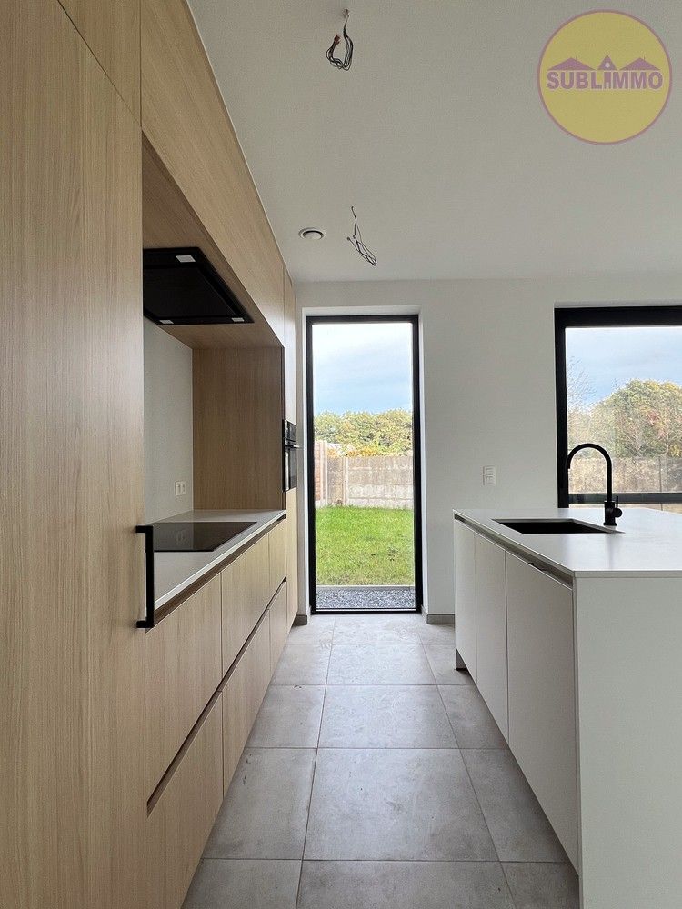 Nieuwbouwwoning met 3 slaapkamers op een perceel van 365m². foto 6