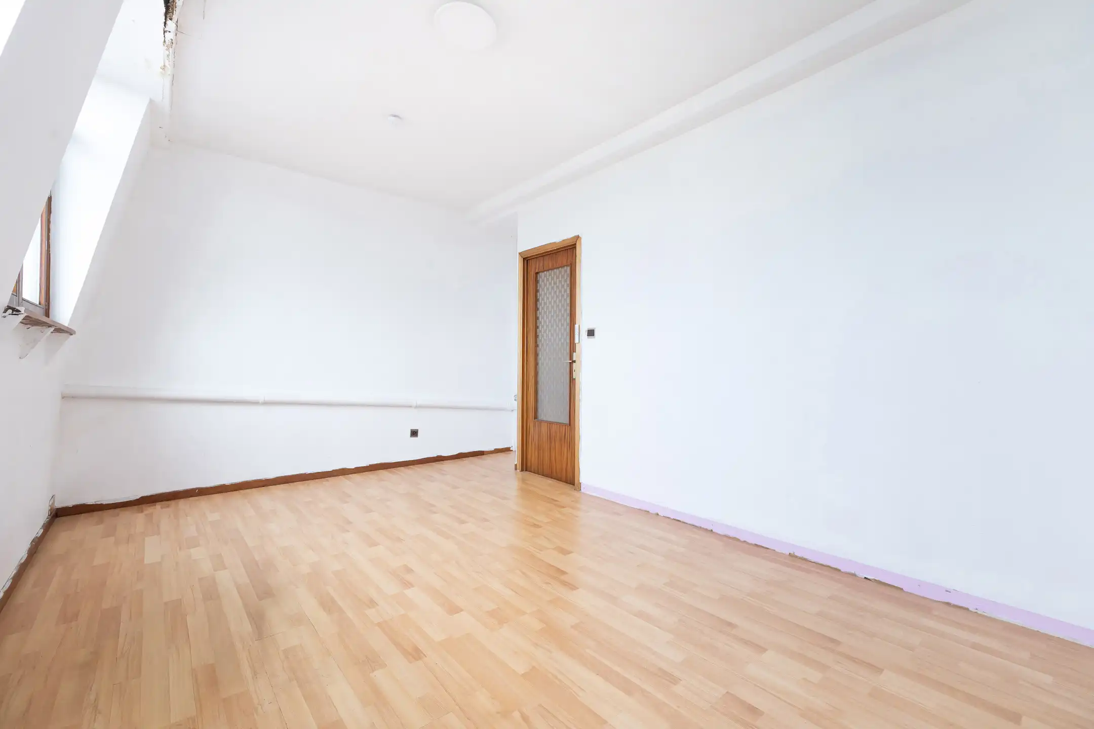 Een ruime woning met potentieel op toplocatie foto 25