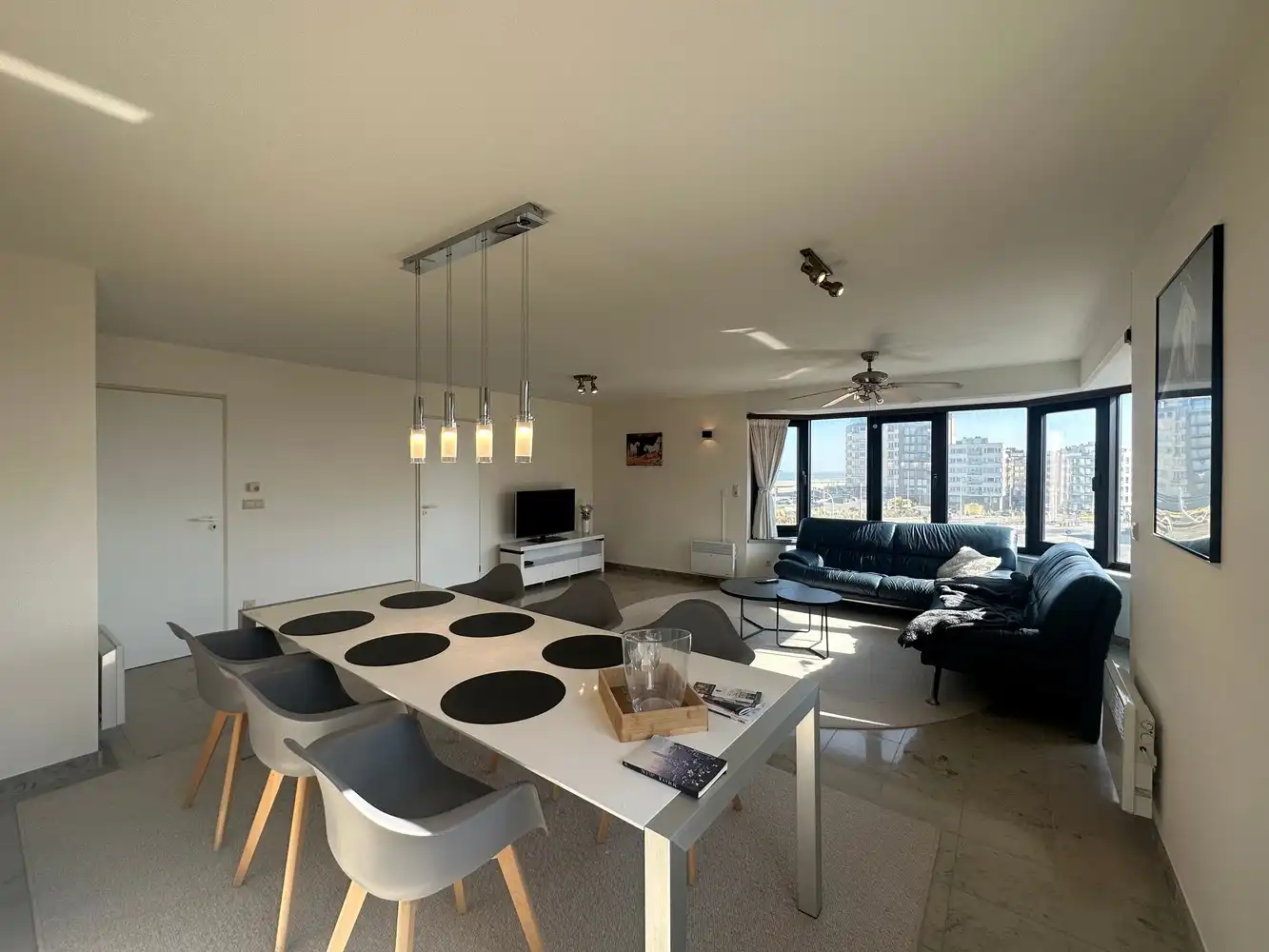 RESIDENTIE HYDRO PALACE foto {{pictureIndex}}