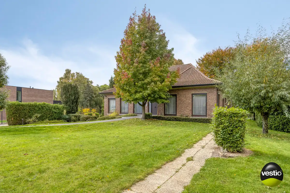 RUIME RESIDENTIEEL GELEGEN VILLA OP 46A89CA NABIJ CENTRUM BILZEN. foto 57