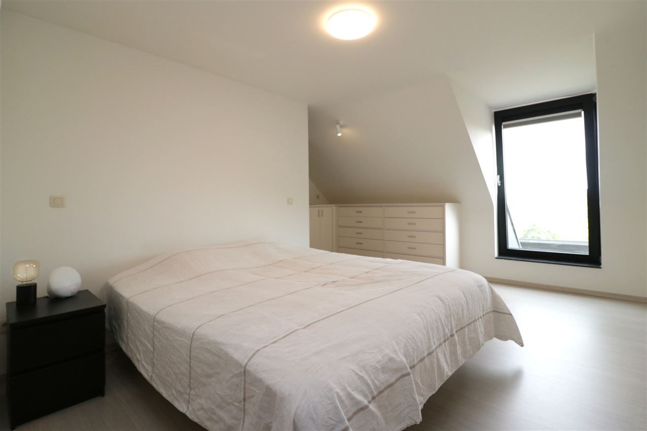 Duplex met 2 slpk., terras en garage temidden centrum foto 17