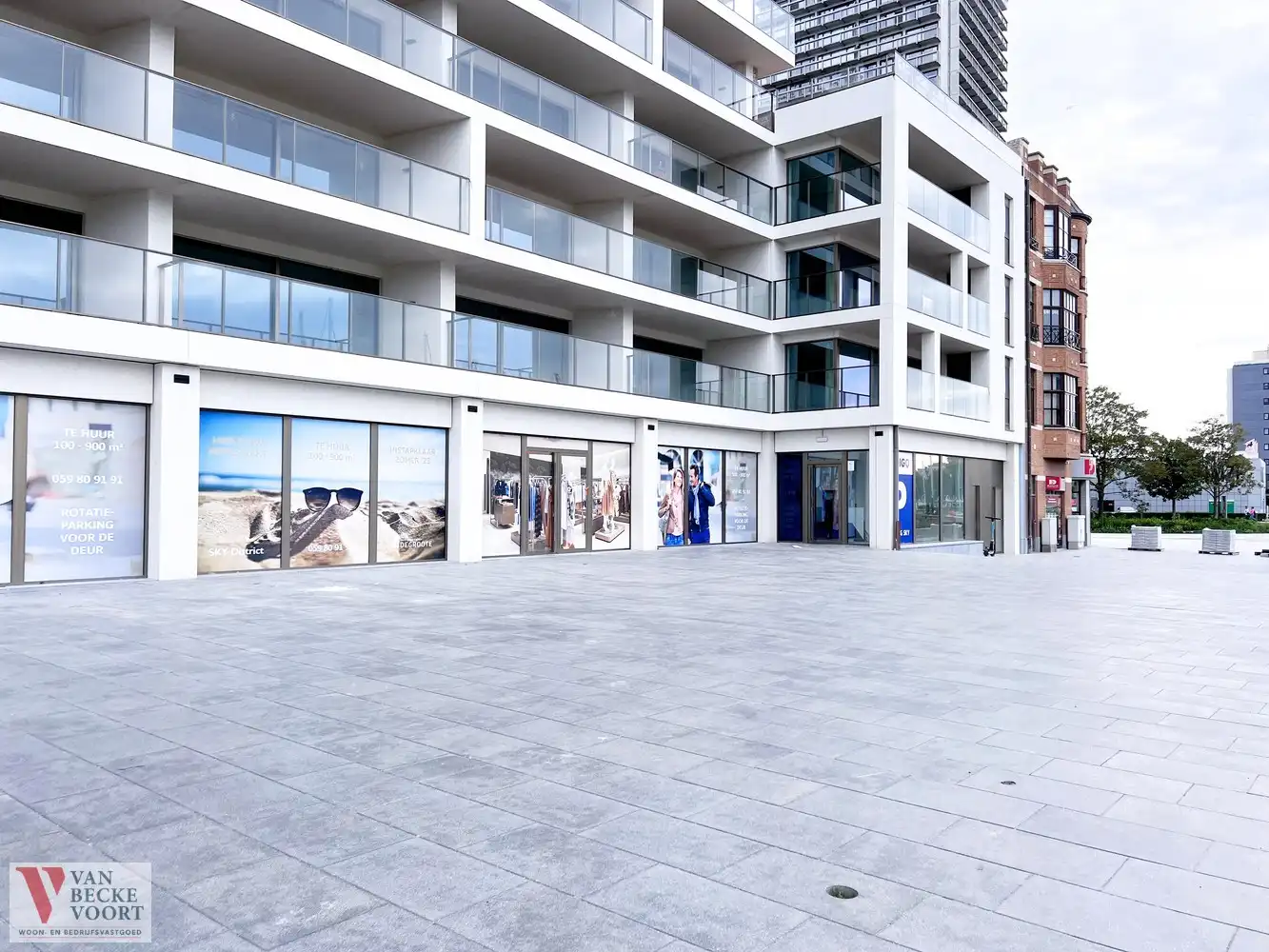 Sky Harbour 04 foto {{pictureIndex}}