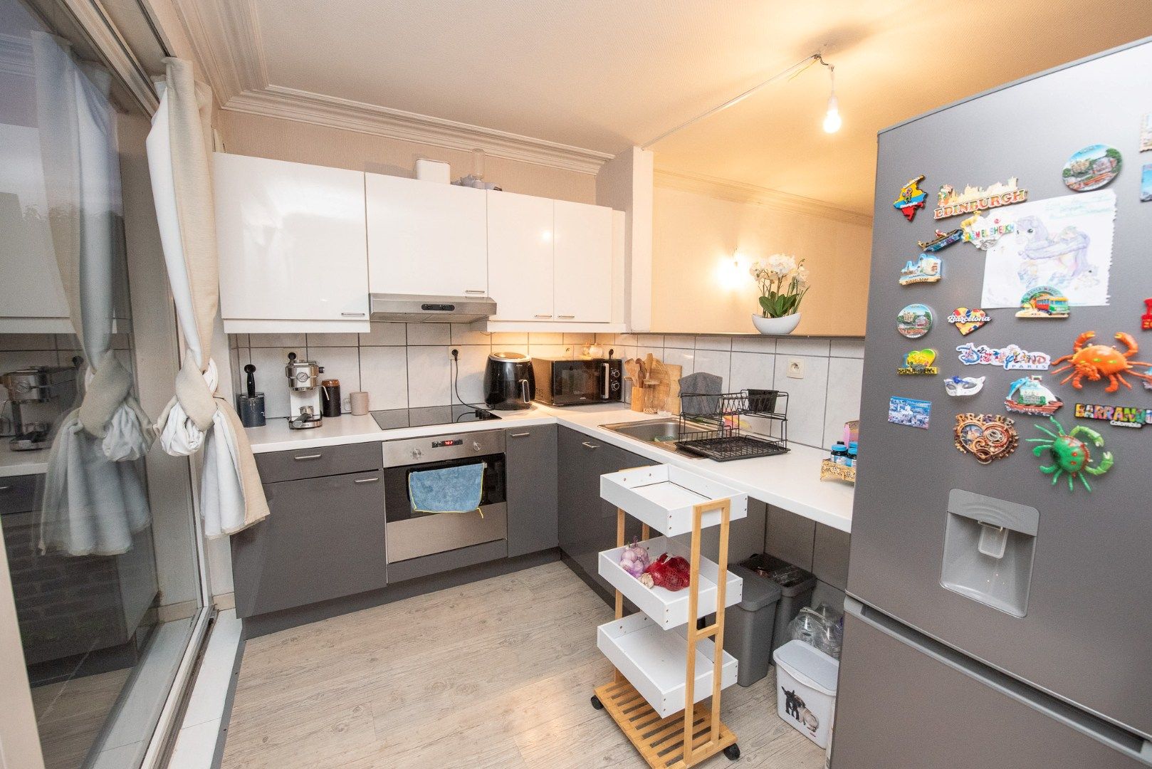 Modern gerenoveerd 1-slaapkamer appartement met berging en terras in Waregem  foto 3