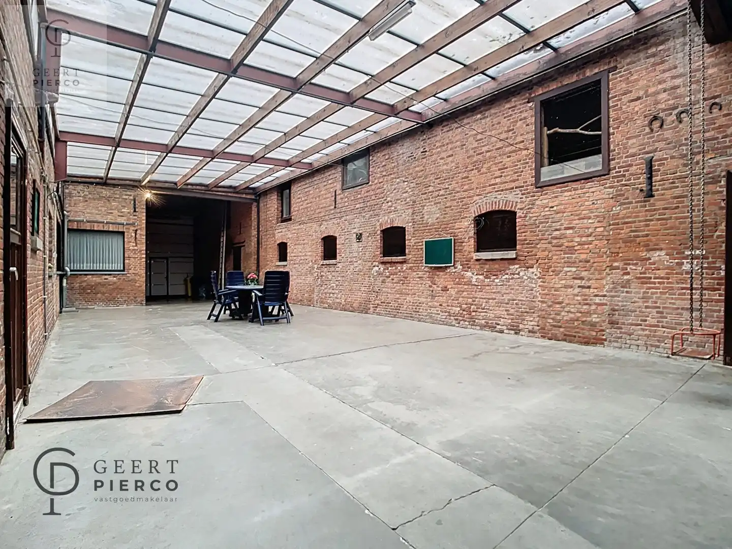 Karaktervolle hoeve met loods op een perceel van 16a76ca. foto 29