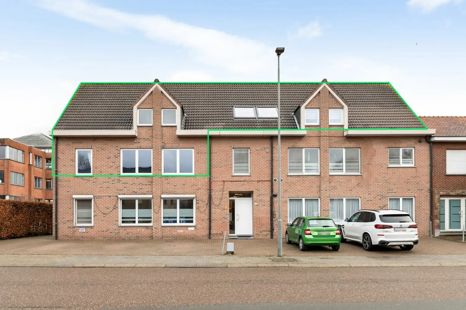 Instapklare tweewoonst met 4 slaapkamers in Wommelgem foto 2