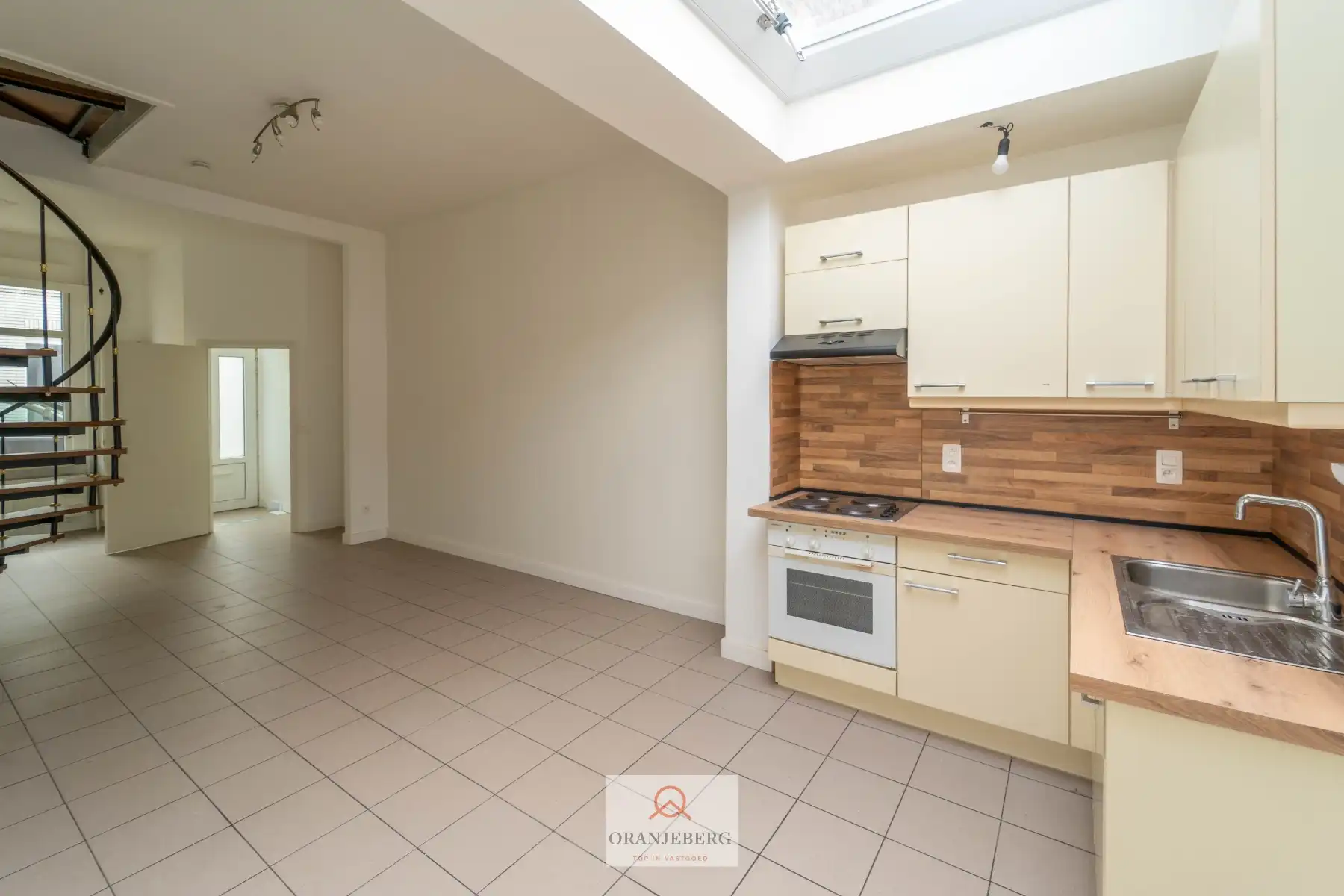 Instapklaar 2 slpk rijhuisje in rustige straat te koop op TOPligging nabij Gent foto 3