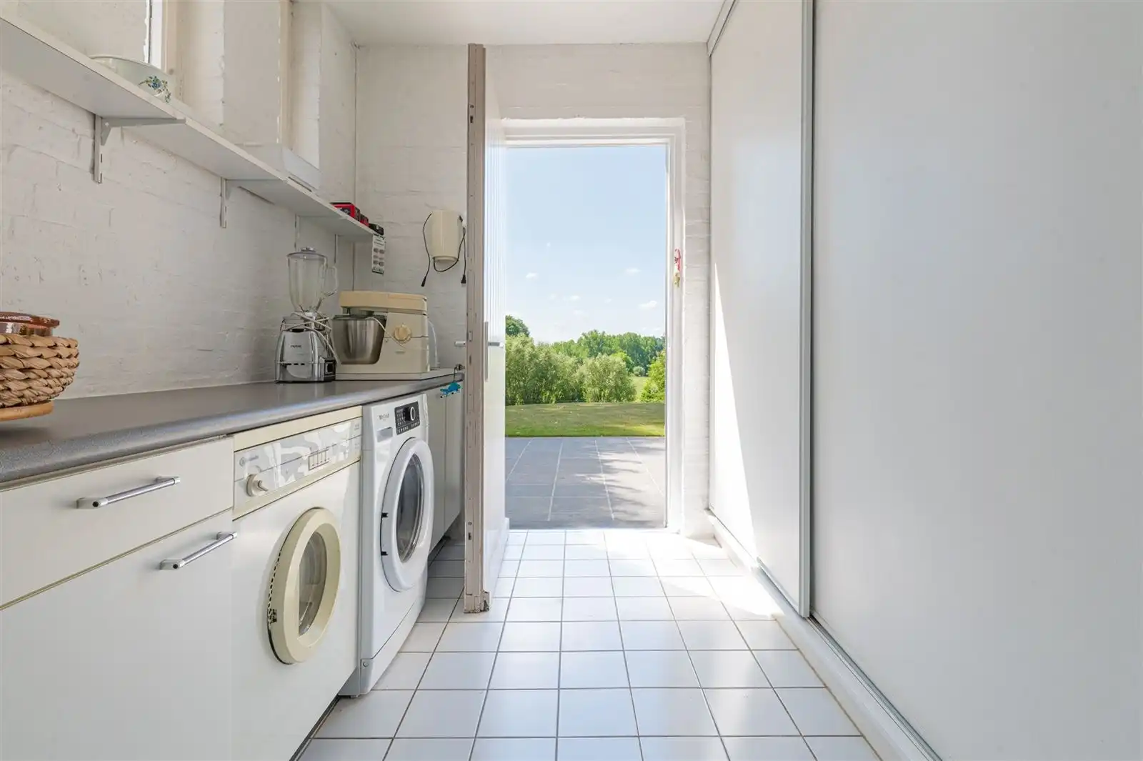 Landhuis met tuin en weide op +/-  78are foto 33