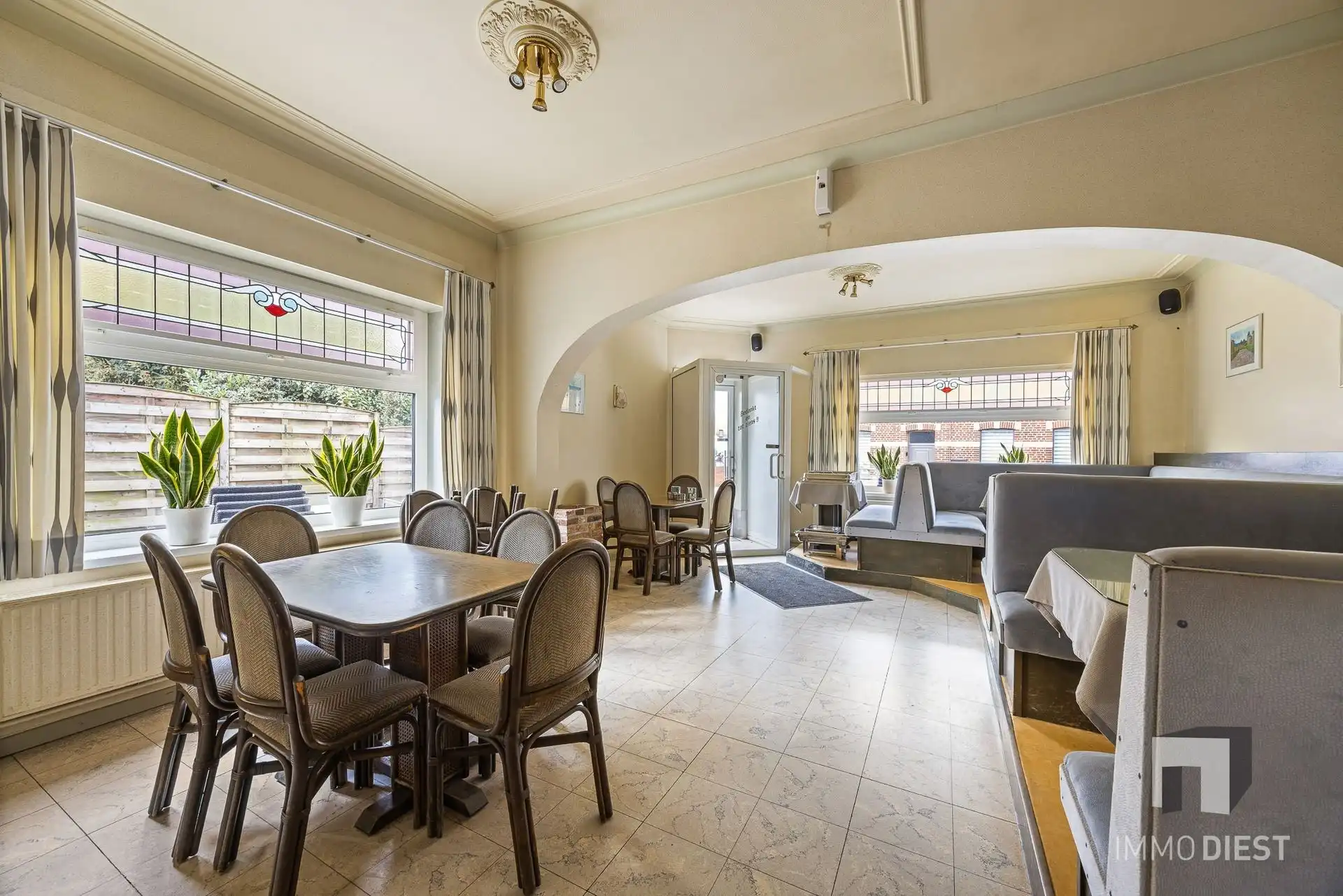 Vroegere café met woning met 4 ruime slaapkamers foto 6