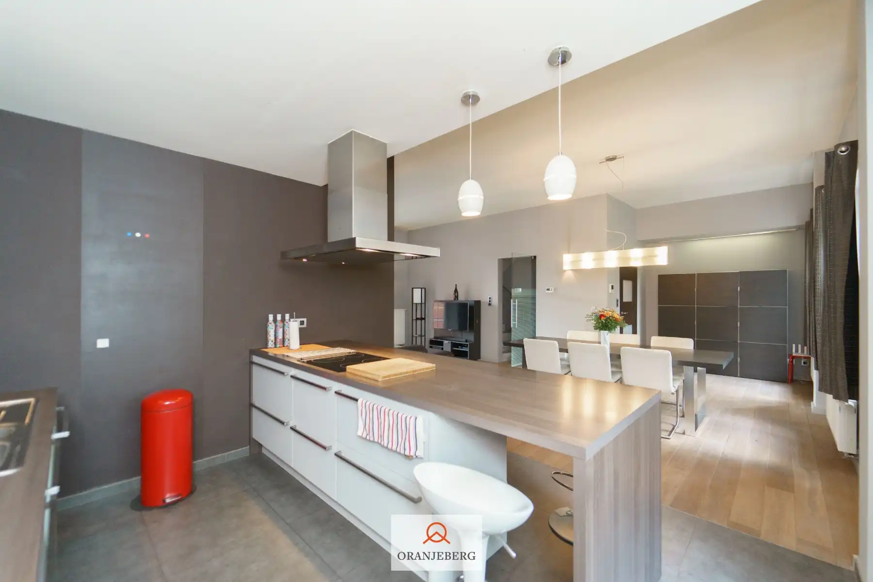 Leuke woning tussen Prinsenhof en Begijnhof aan het water foto 2