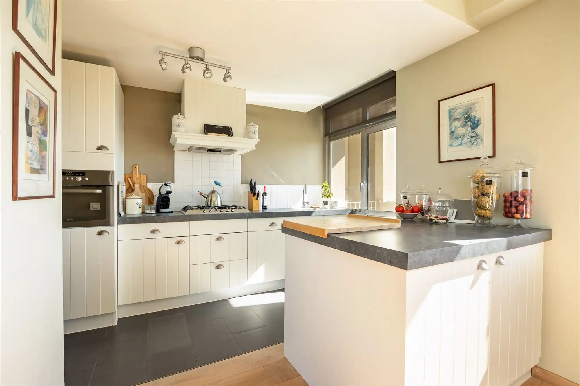 Drieslaapkamerappartement met uniek uitzicht! foto 6