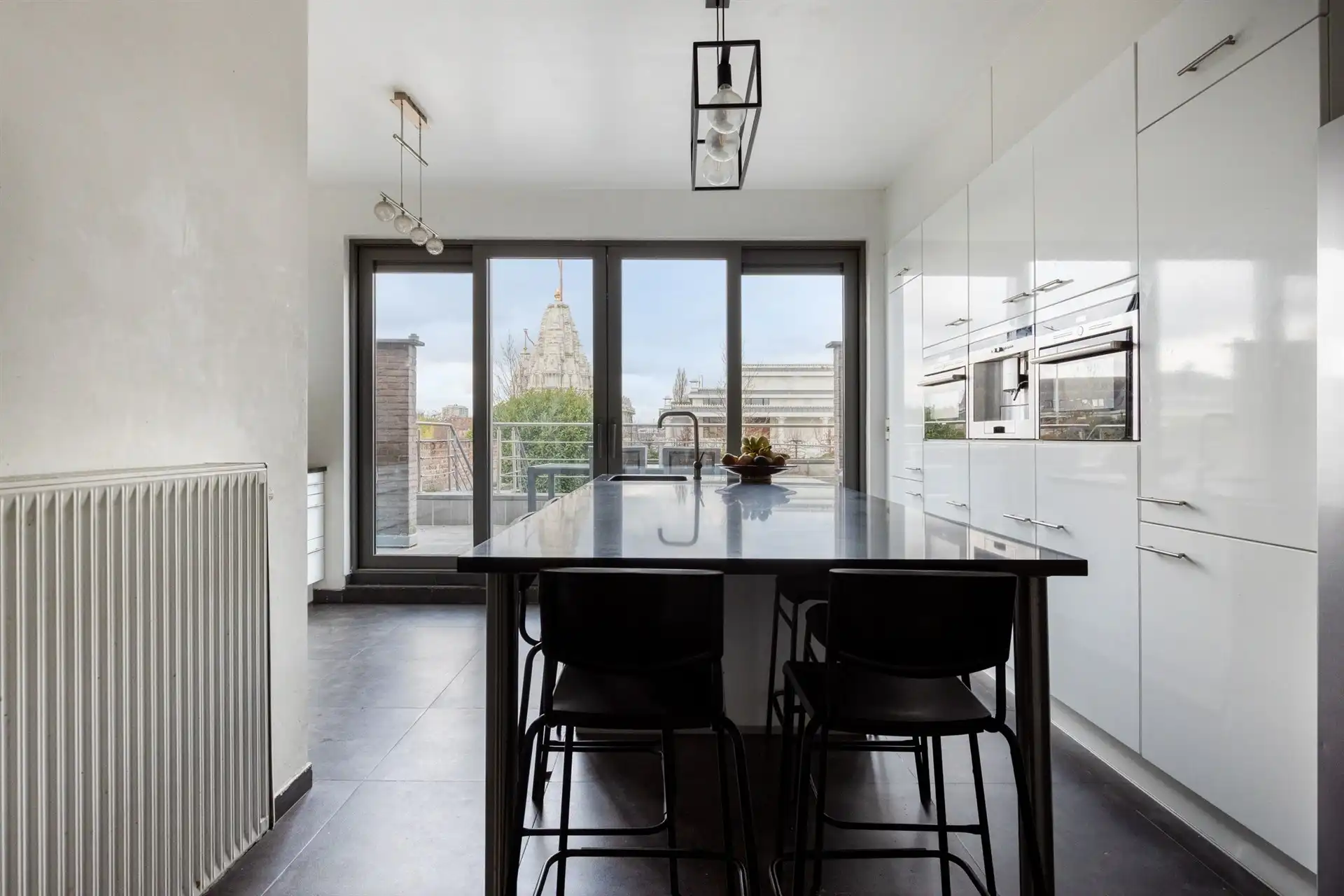 Unieke woning met 2 appartementen, tuin en terras op toplocatie foto 16