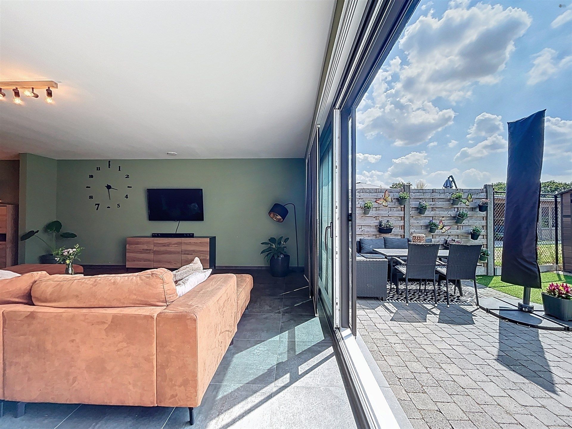 Ruime -BEN-woning met 4 slaapkamers met zuidwest tuin en overdekte carport op toplocatie foto 4
