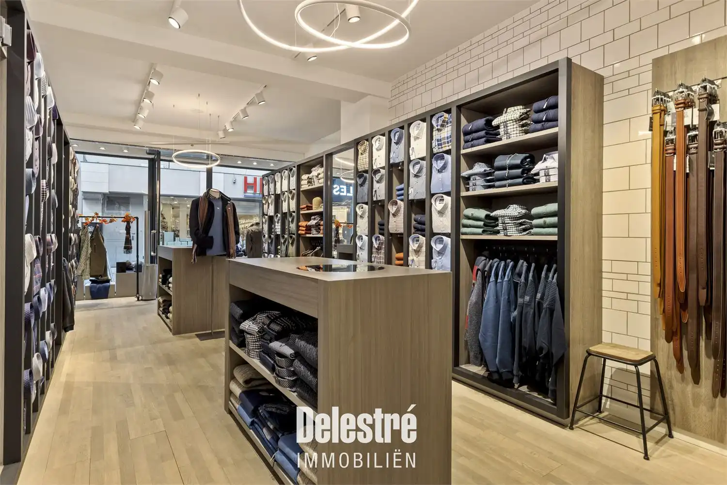 MODERN INSTAPKLAAR HANDELSGELIJKVLOERS NABIJ GROTE MARKT foto 4