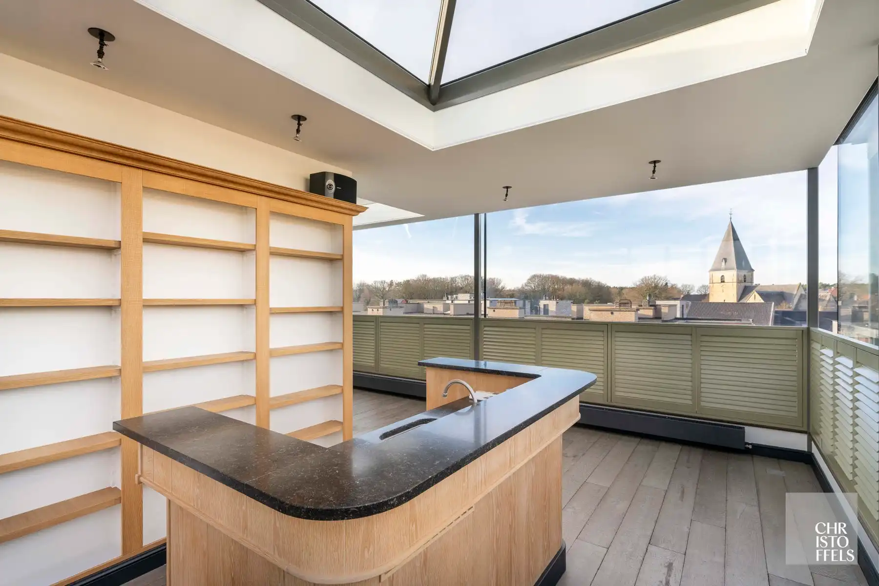 Luxe penthouse van 239m² met 34m² terrassen in hartje Zutendaal! foto 10