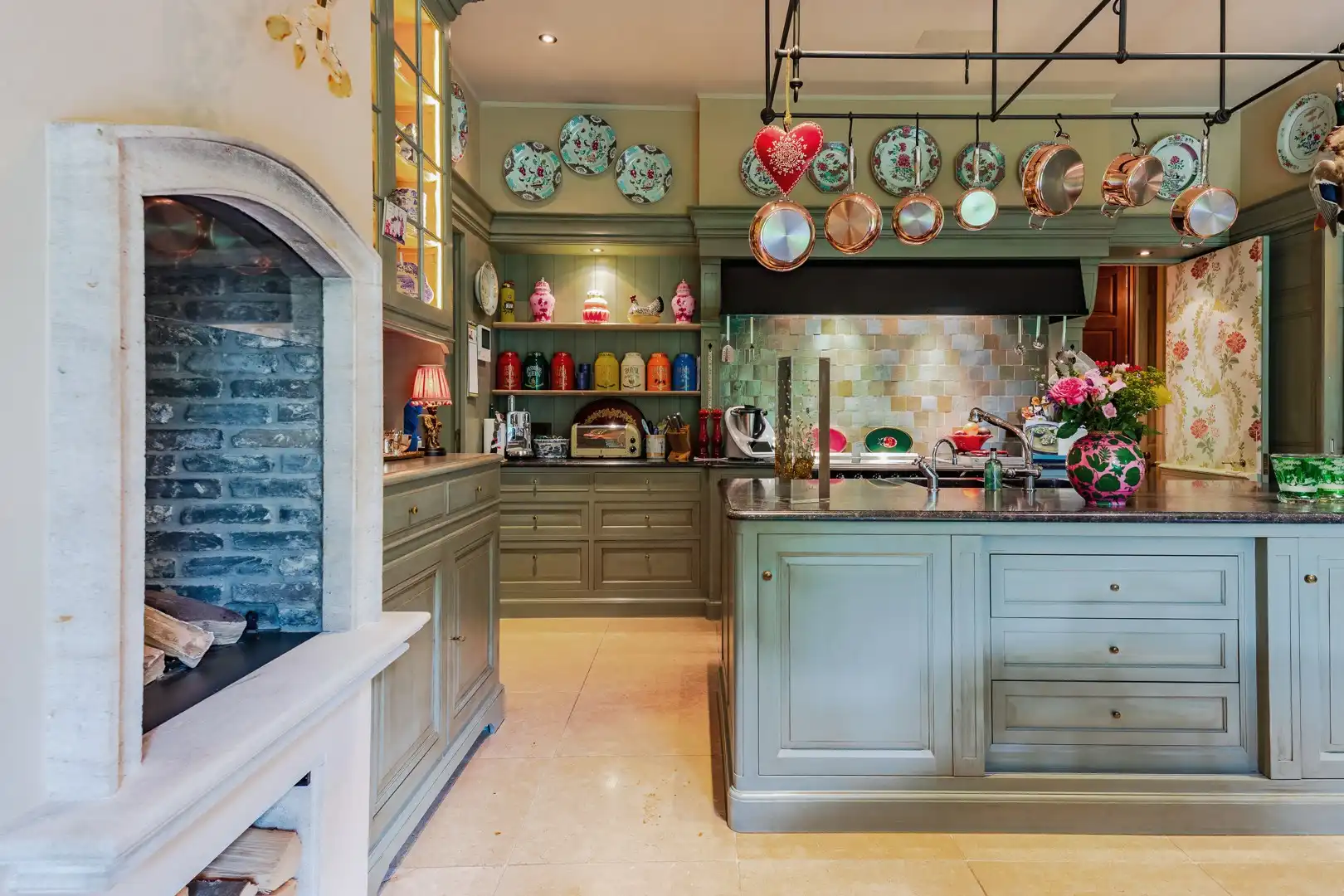 AN EXCEPTIONAL ENGLISH TUDOR RESIDENCE — SCHOTEN, ANTWERP foto 11