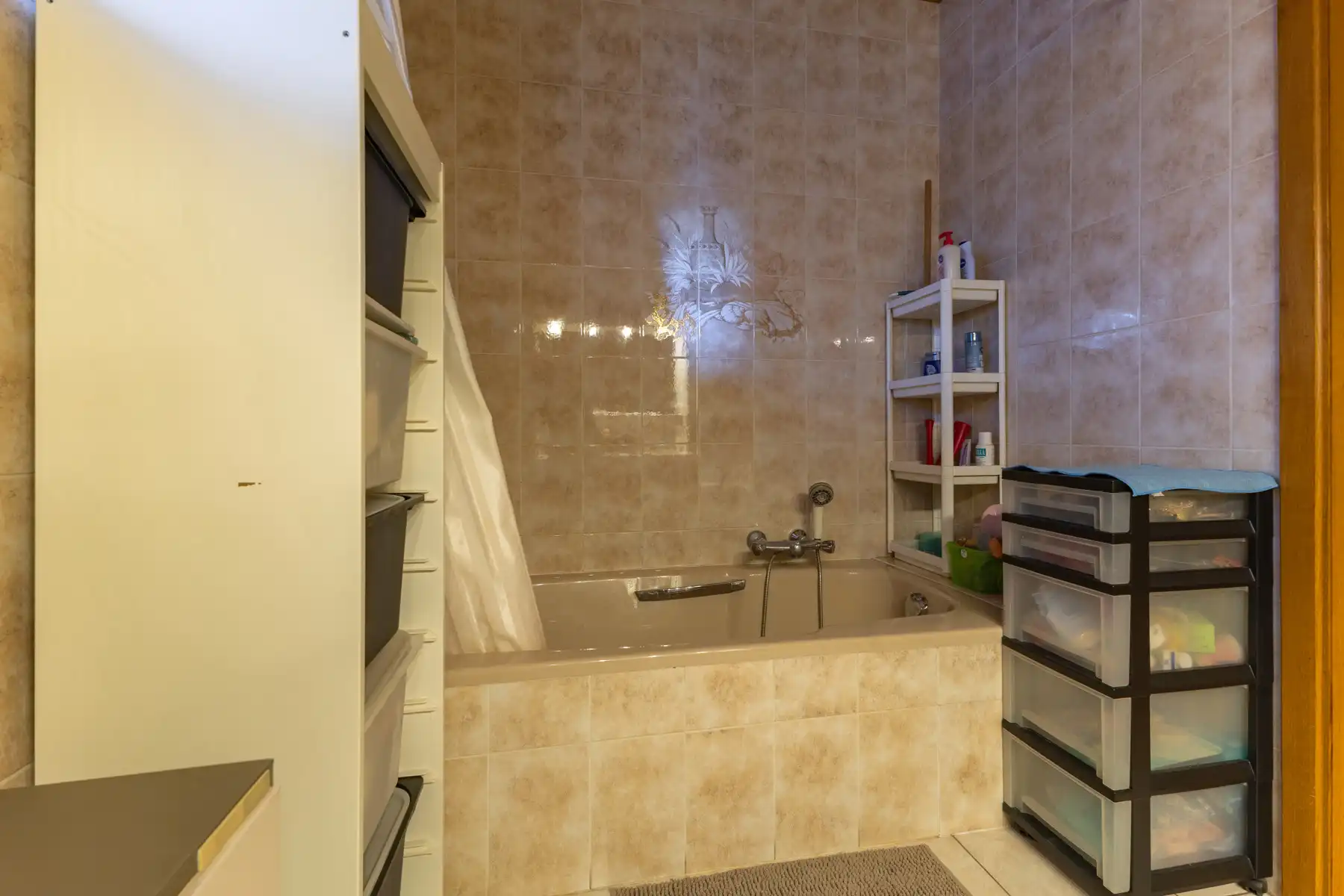 Villa met 4 slaapkamers, grote tuin en garage foto 10