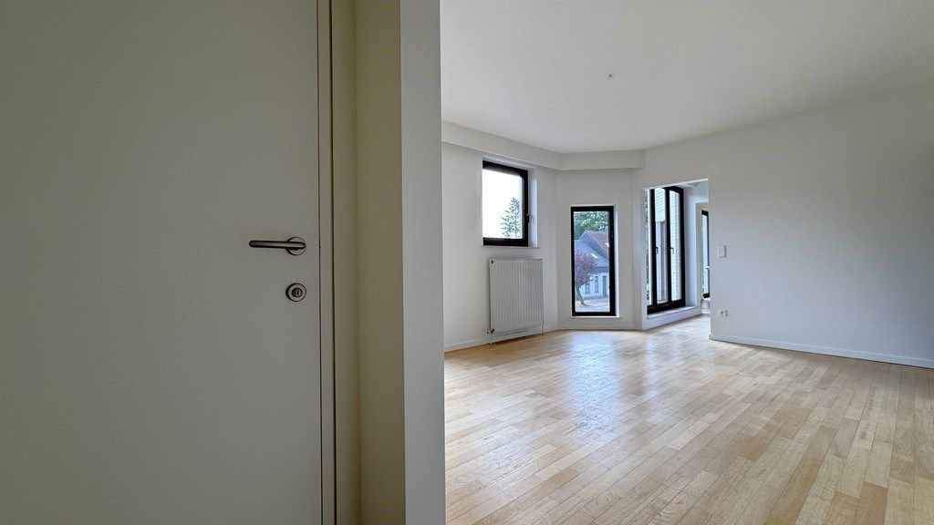 Instapklaar kantoor te huur nabij N12 in Schilde foto 3