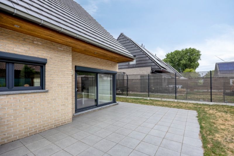 Instapklare halfopen woning met zuidgerichte tuin in Evergem! foto 11