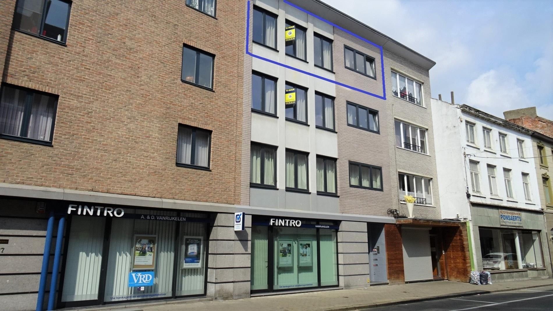 In centrum gelegen app met 2 slpks en terras! foto {{pictureIndex}}