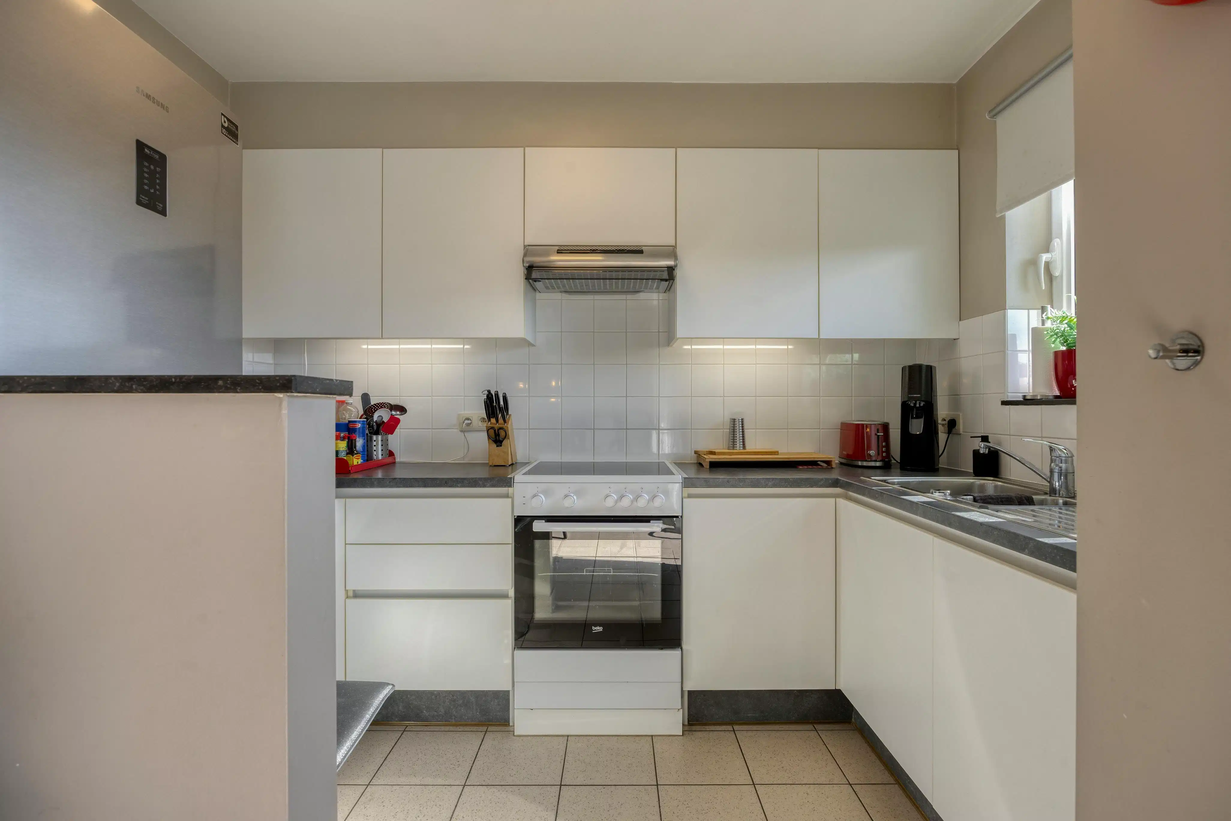 Goed onderhouden, ruim appartement te koop in centrum Maaseik foto 7