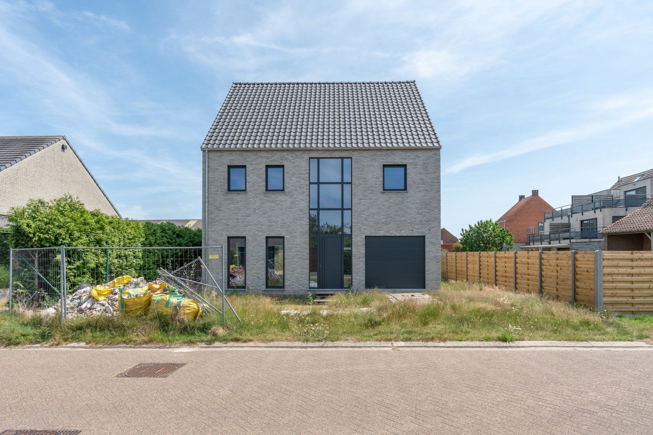 Verder af te werken woning met o.a. 4 slaapkamers, inpandige garage, ... foto 34