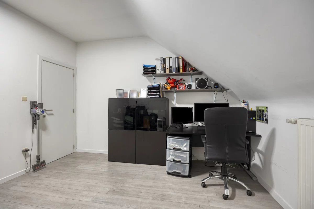UNIEKE EN ZEER RUIME WONING VAN 311 M² MET 3 SLPK’S EN KANTOOR/KAPSALON IN HASSELT-KORTESSEM foto 29