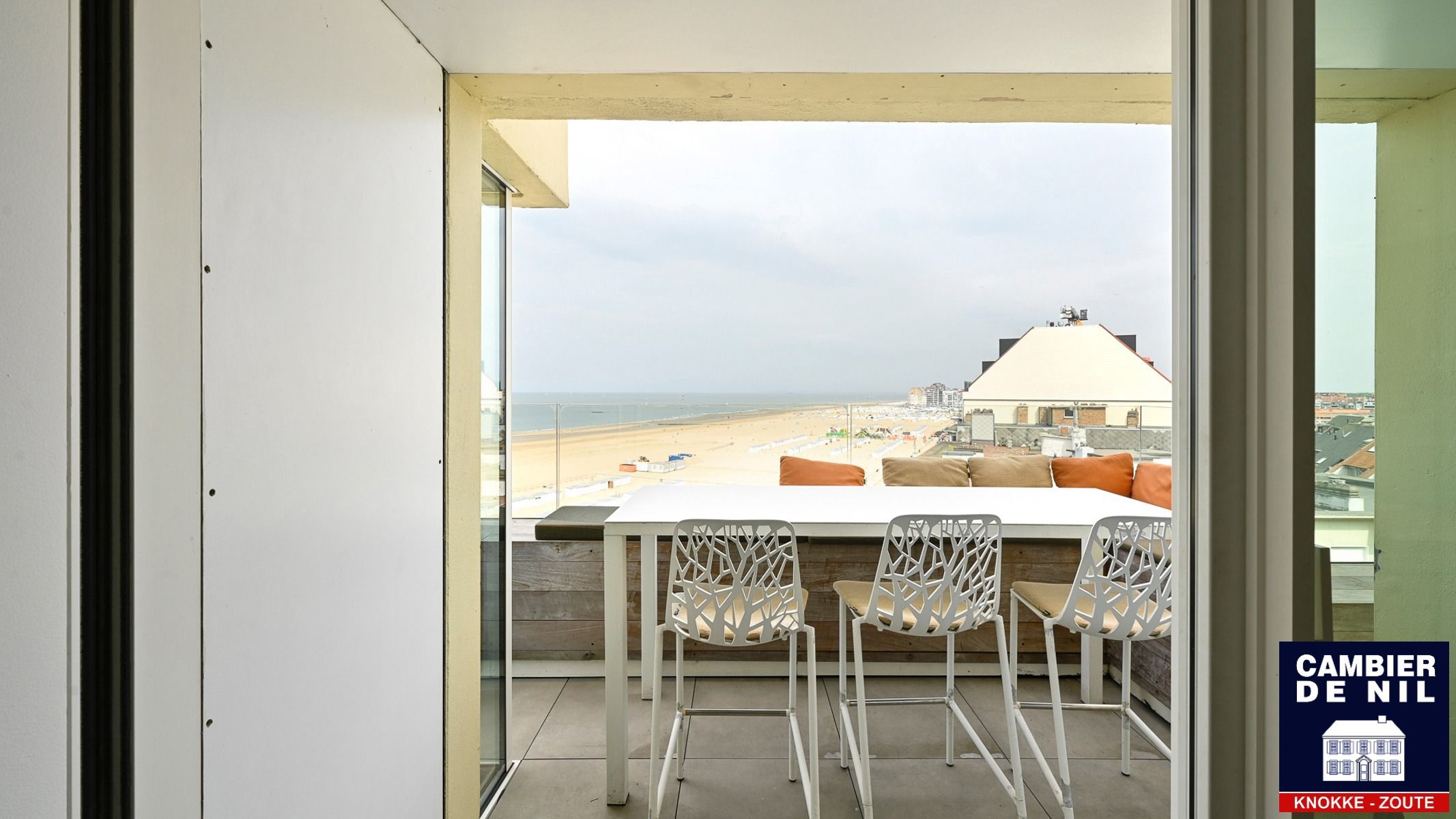 Prachtig hoekappartement met panoramische zichten foto 13