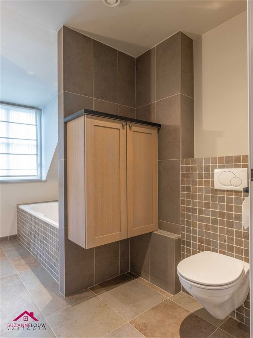 Instapklare ééngezinswoning in gesloten bebouwing foto 31