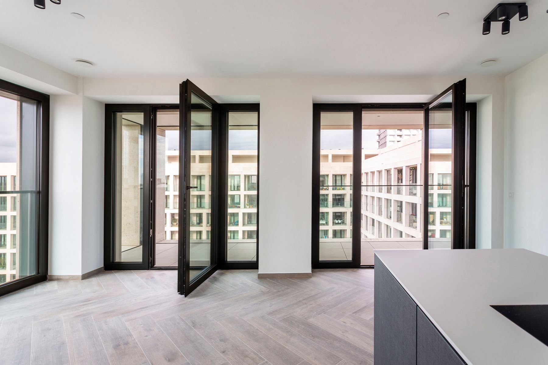 Luxueus nieuwbouwappartement met ruim winter/zomer terras. foto 16