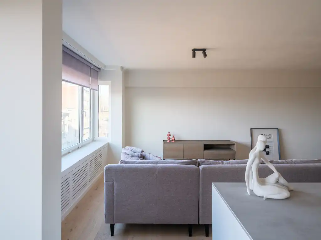 Ruim en lichtrijk 3 slpk appartement met terras nabij het station Gent-Sint-Pieters foto 6