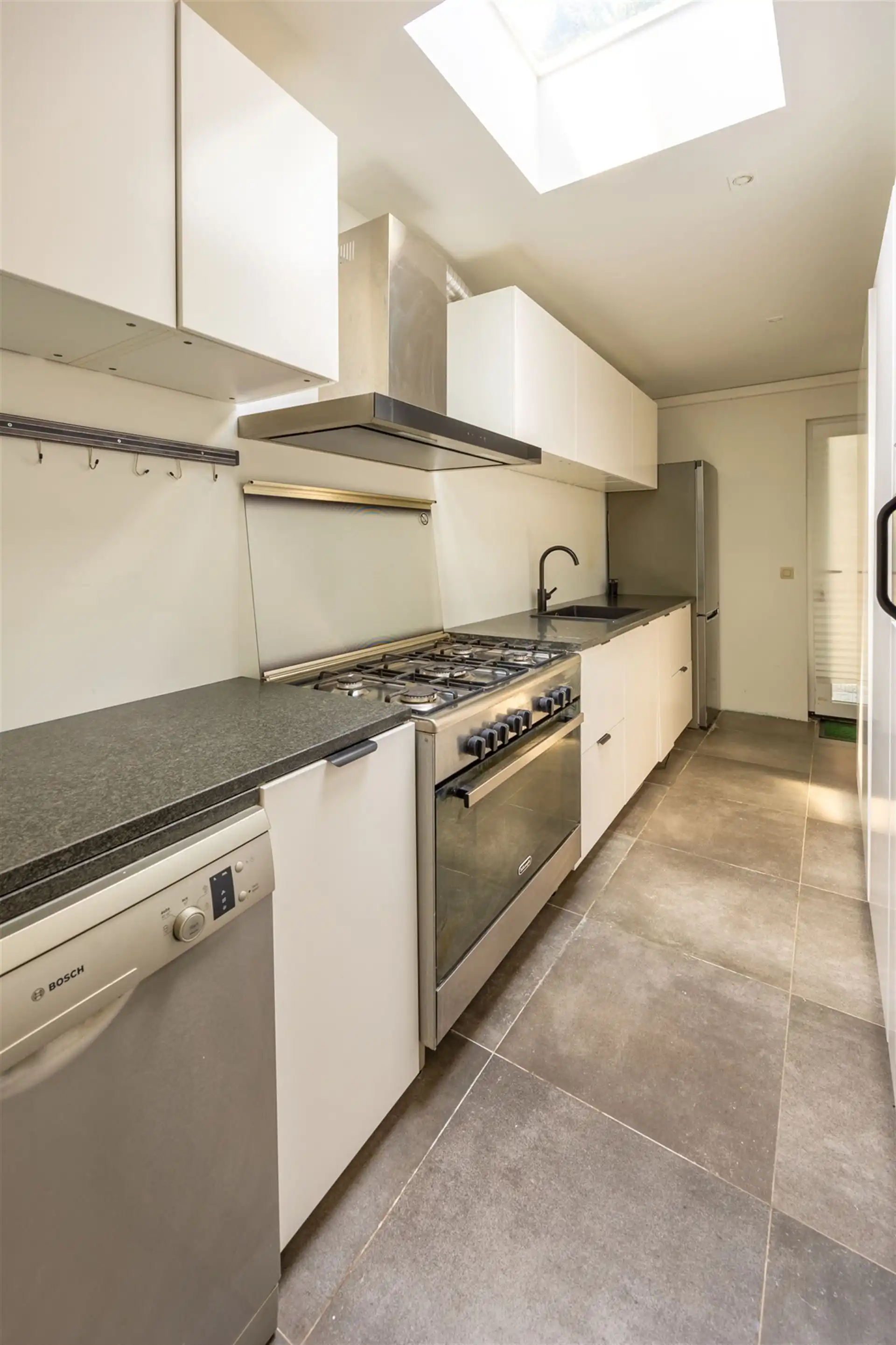 Lichtrijke, gerenoveerde woning in Boom foto 13