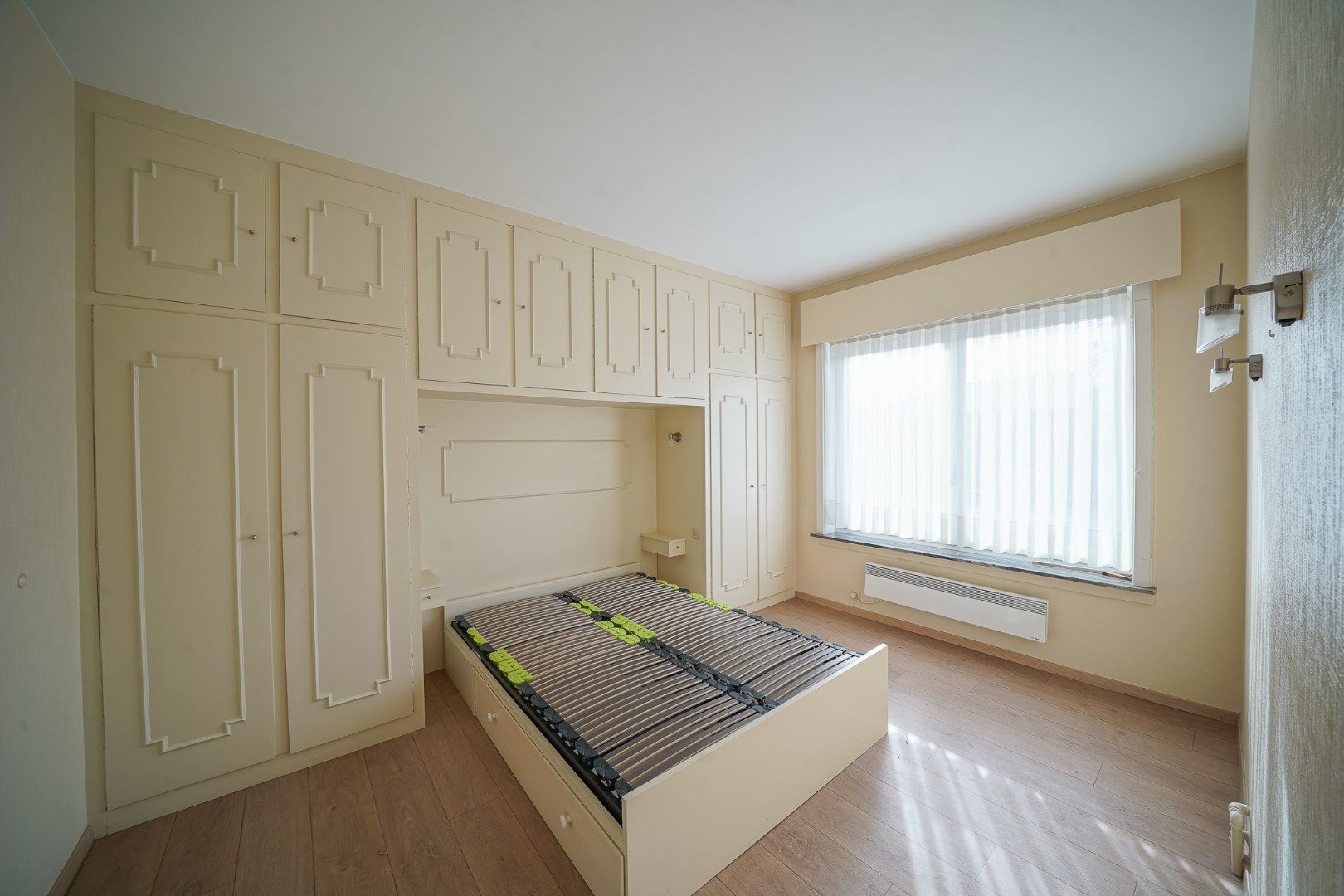 Te moderniseren woning met tuin en grote garage in Stene (Oostende) foto 9