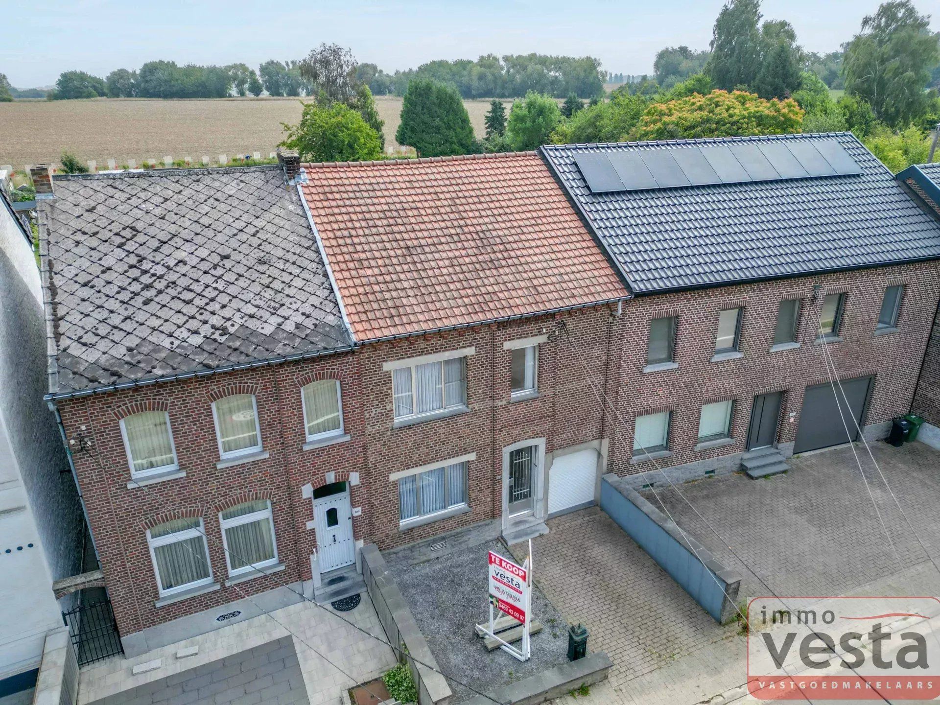 Landelijk gelegen, te renoveren woning foto 2