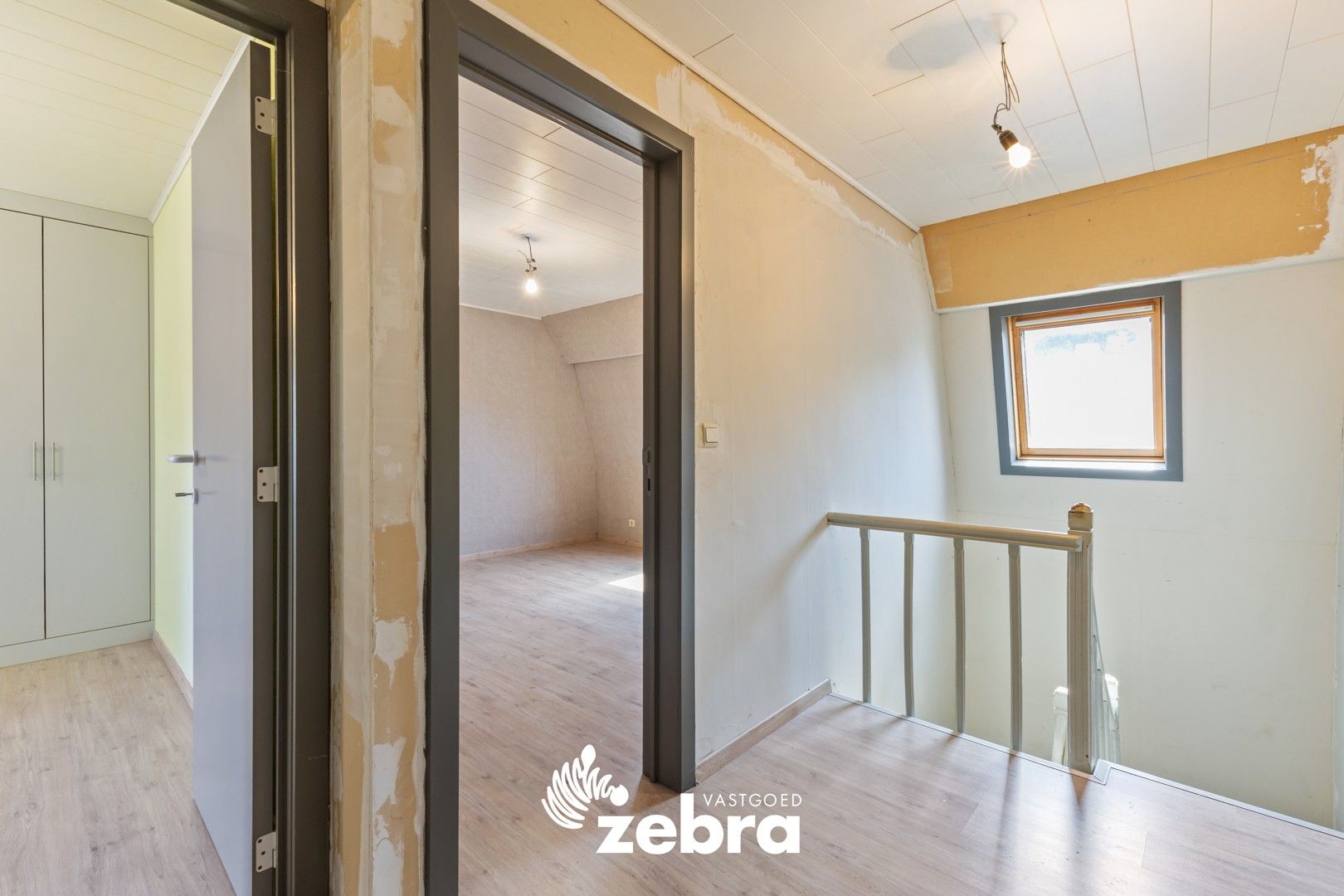 Te renoveren woning met stadskoer in centrum Tielt! foto 8