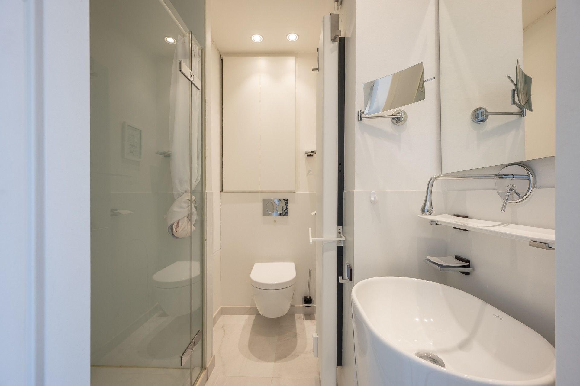 Perfect ingerichte studio met zijdelings zeezicht foto 10