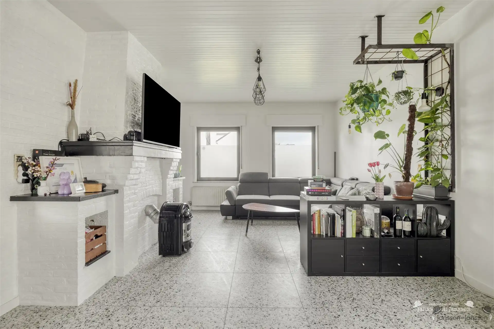 Rustig gelegen bungalow met grote tuin foto 5