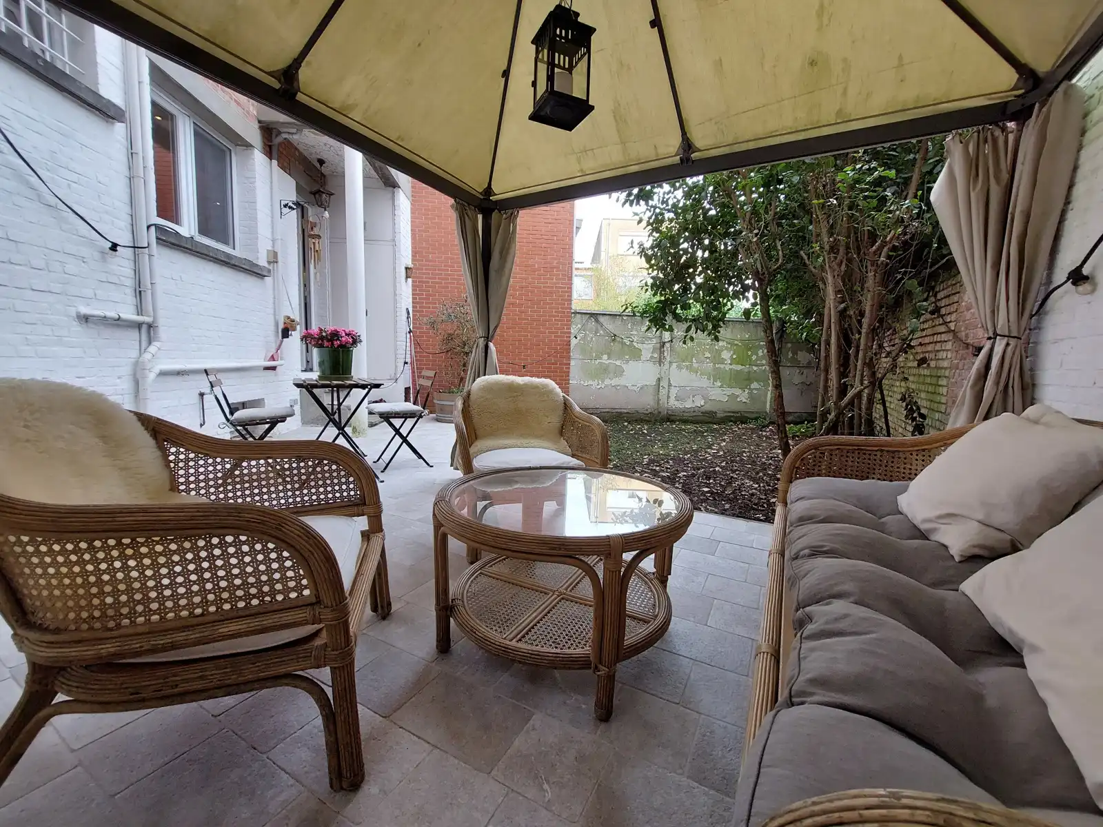 Gerenoveerd gvls 2 slpk app. met tuin  foto 2