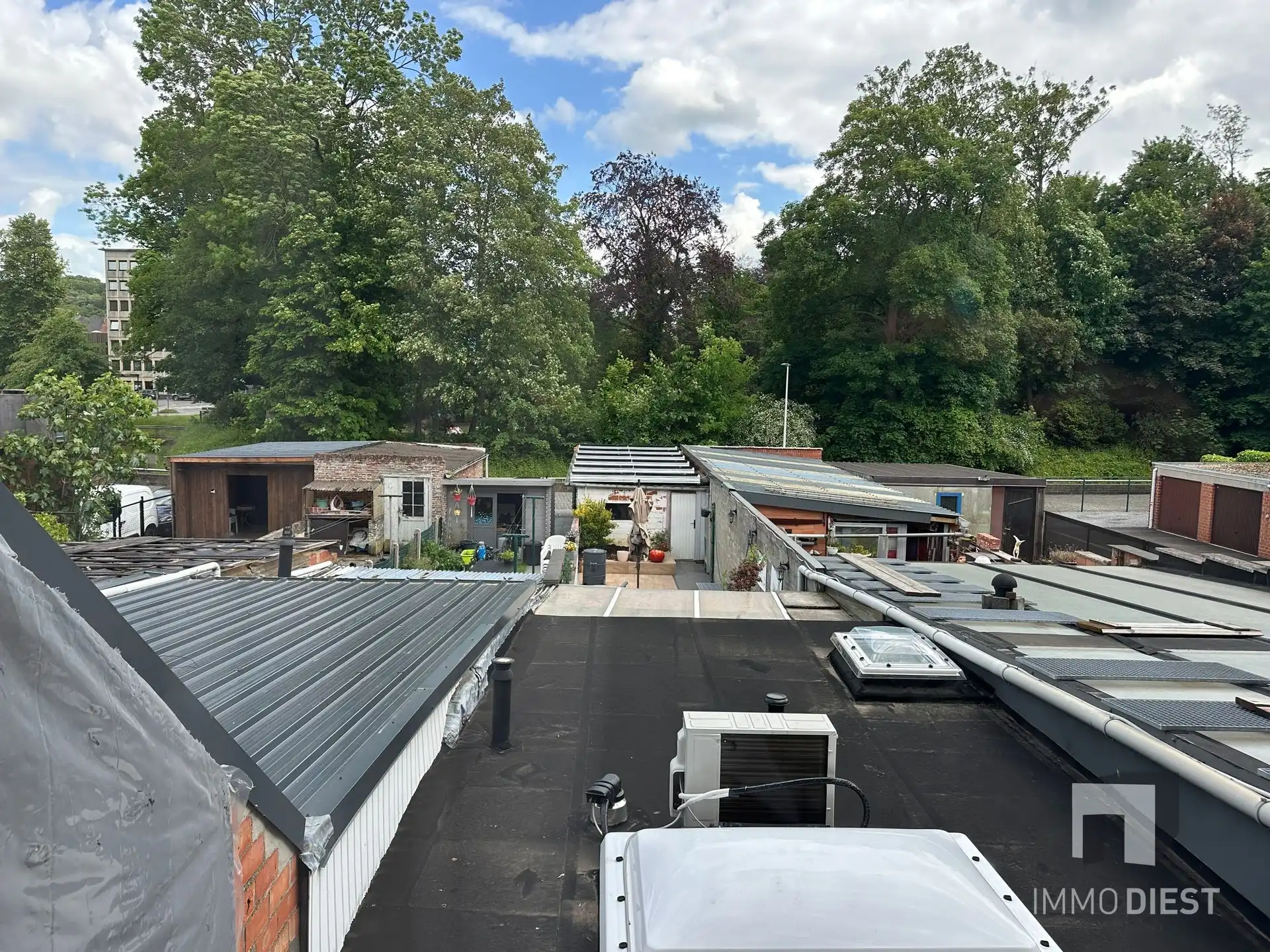 Energiezuinige woning met 3 slaapkamers, ingerichte zolder (4de kamer), zonnige stadstuin en garage in het centrum van Diest. foto 25