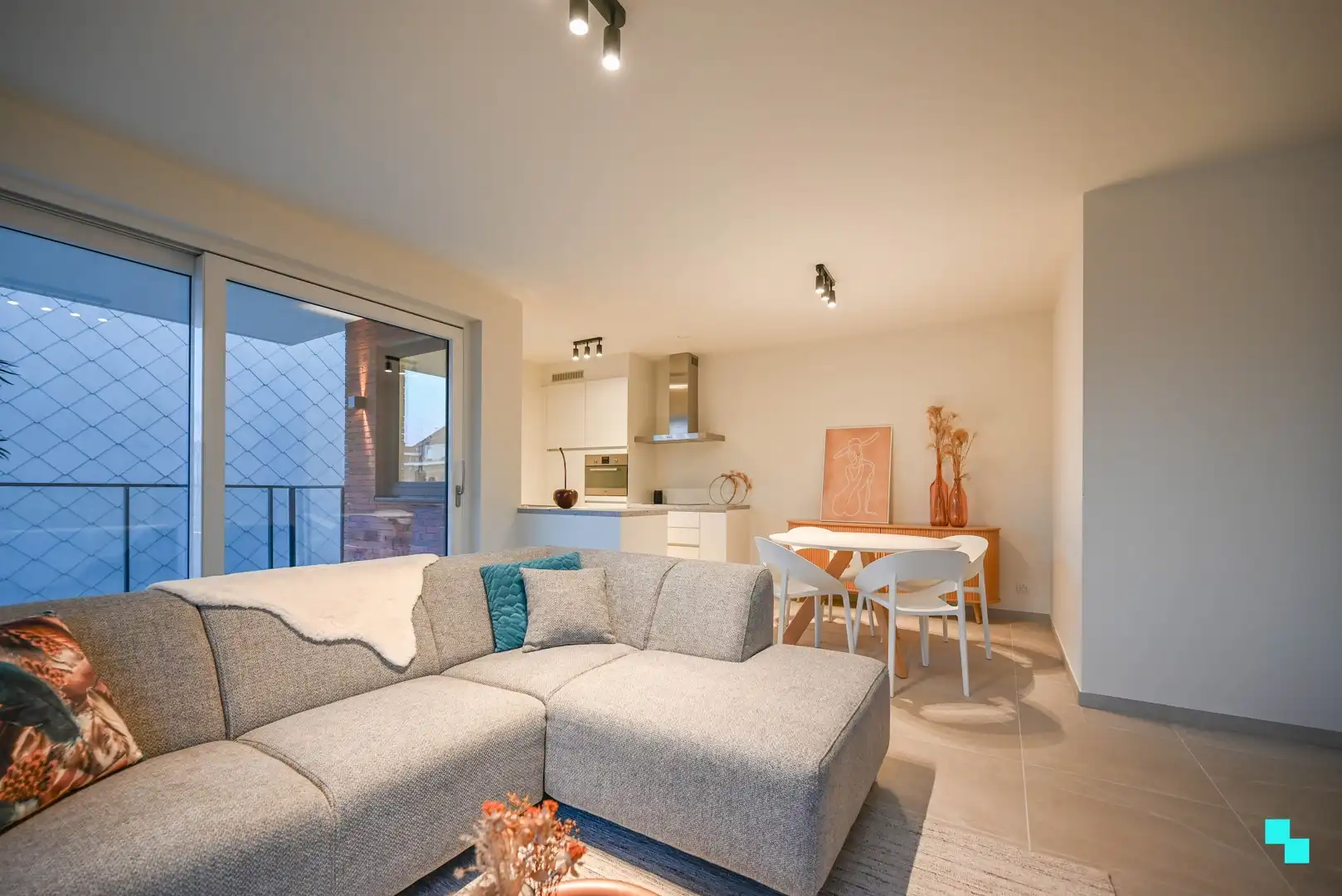 hoekappartement met aangenaam terras foto 8