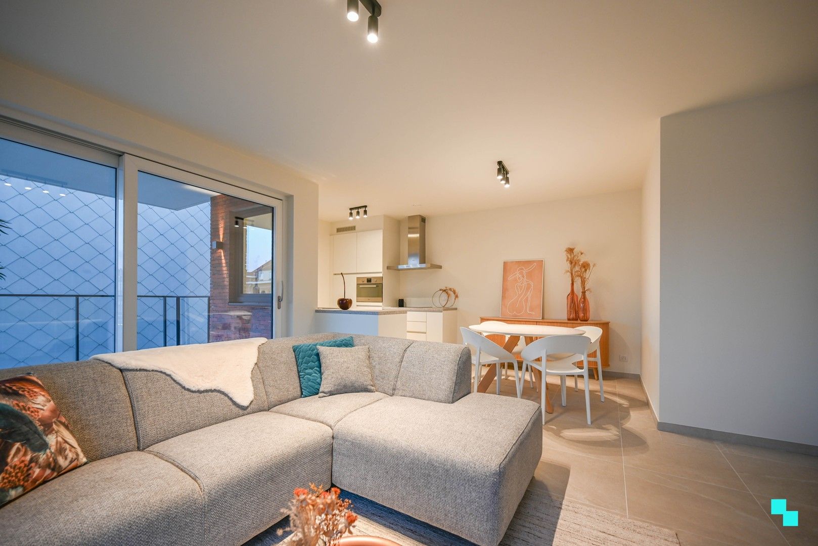 hoekappartement met aangenaam terras foto 8