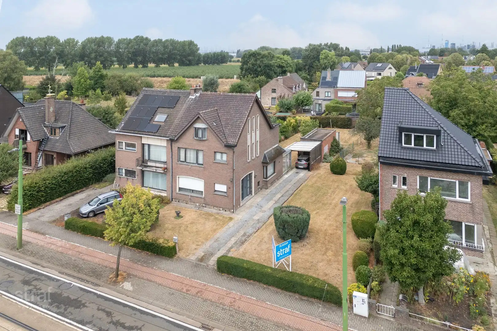 Ruime gezinswoning met grote tuin en tot vijf slaapkamers foto 20