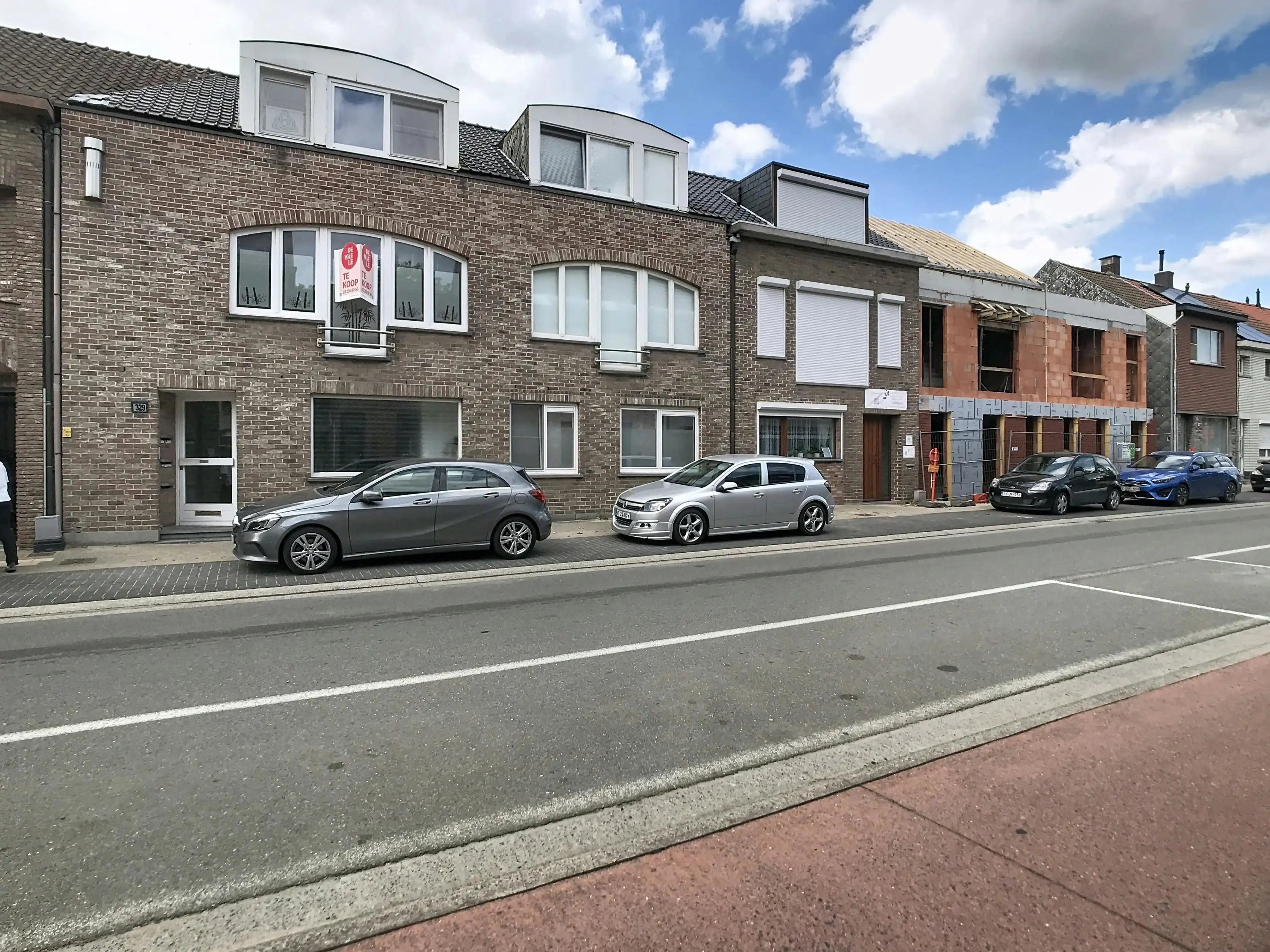 Duplex met terras en autostaanplaats te koop in Burcht foto 21