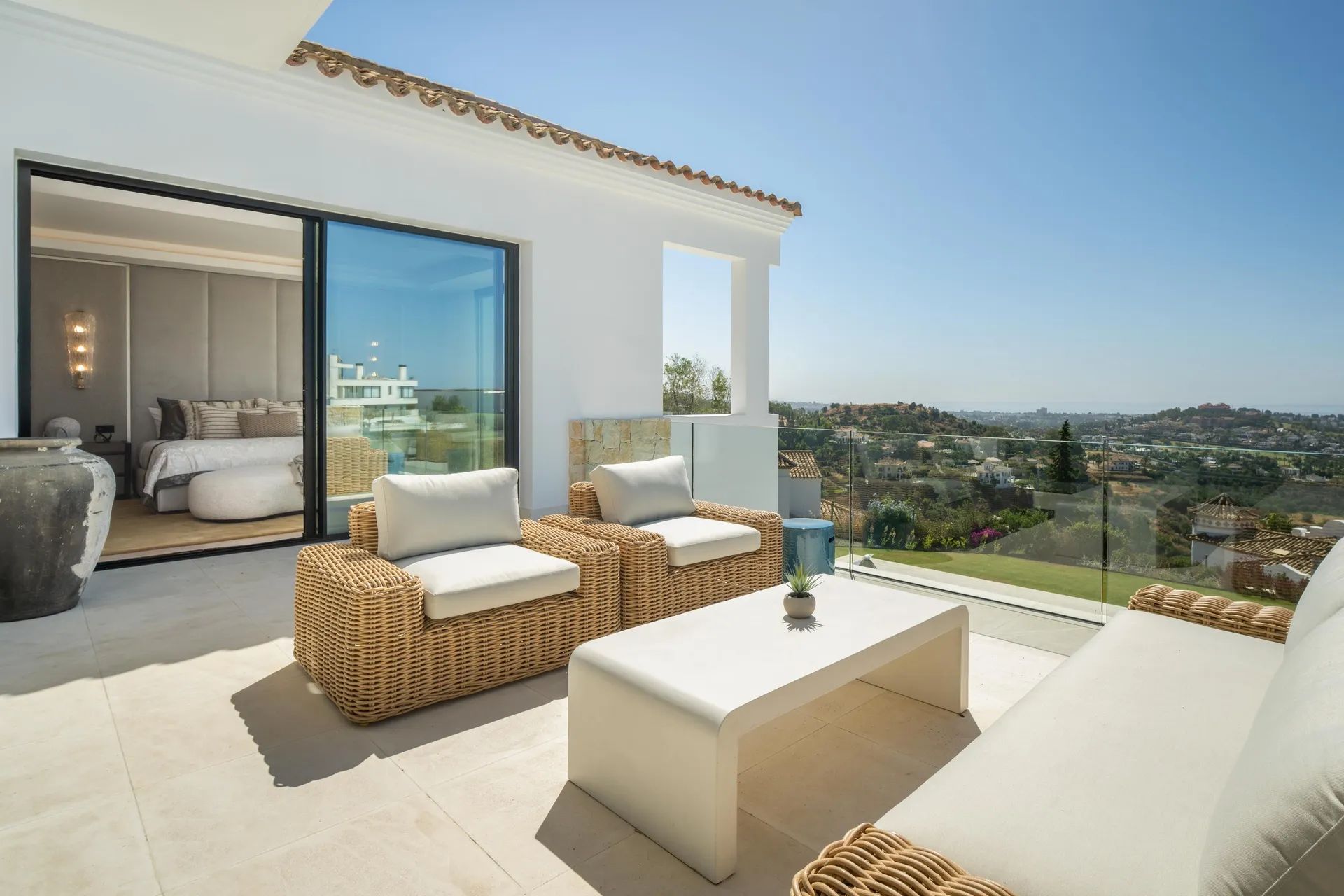 Ongekende luxe in Marbella: exclusieve nieuwbouw villa met panoramisch zicht en 5-sterren faciliteiten foto 5